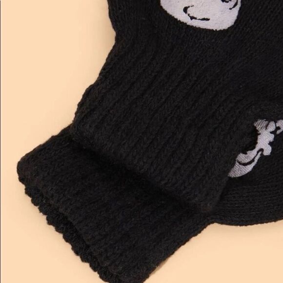 Black Fingerless Skull Gloves - Picture 3 of 4